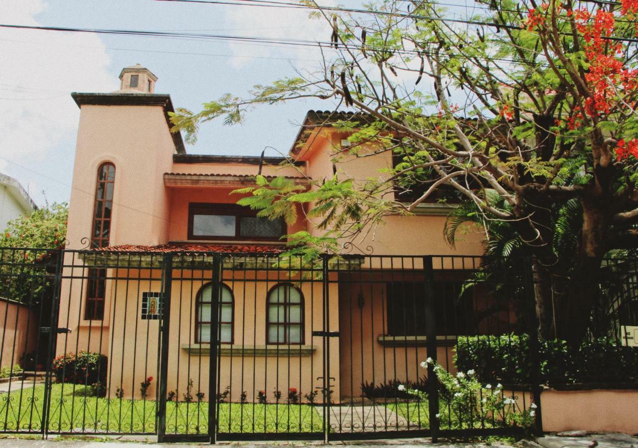 Cielito Lindo Bed & Breakfast Cancun Exterior photo